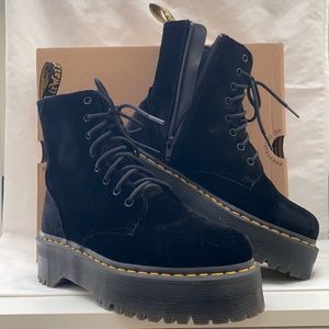 Jadon Dr. Martens